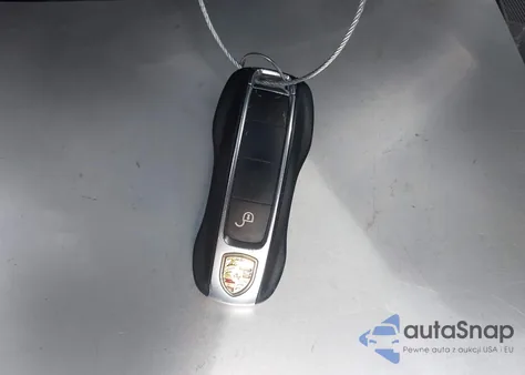 2017 Porsche Panamera 4 z USA, uszkodzony, nr VIN WP0AA2A77HL101488